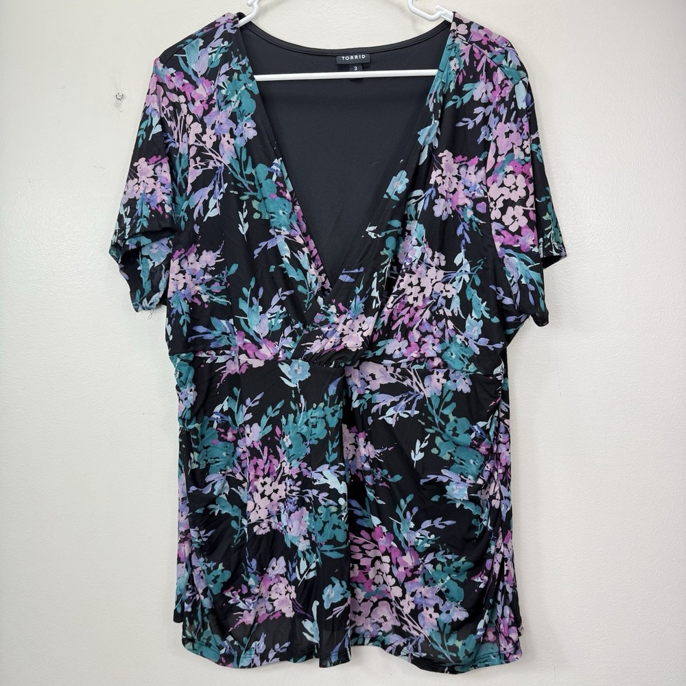 torrid Black Floral Wrap-Front Short Sleeve Tunic - Teal & Lavender - Picture 6 of 10